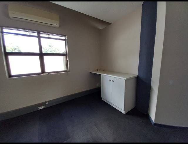 1,428M² OFFICE TO LET IN BRYANSTON